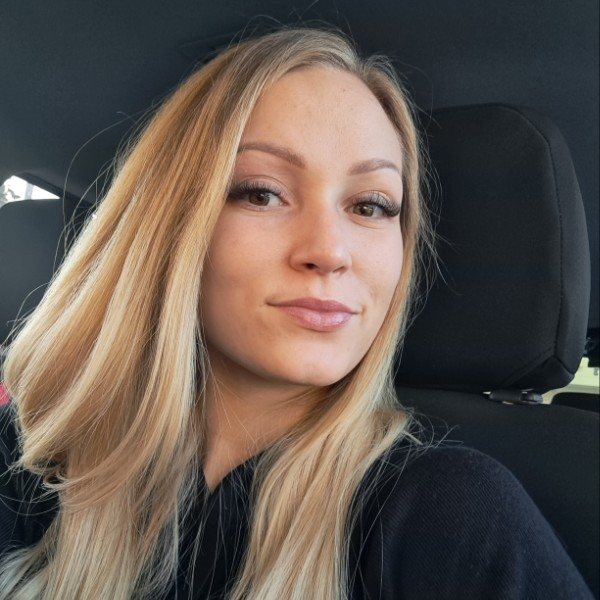 Bőhm Petra Nailartist
